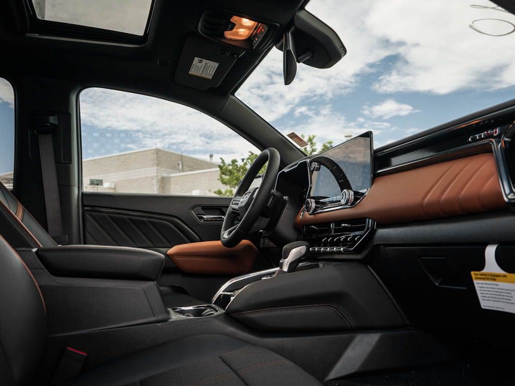 New 2026 GMC Canyon AT4 w/ Technology Plus Package AWD/4WD image 9