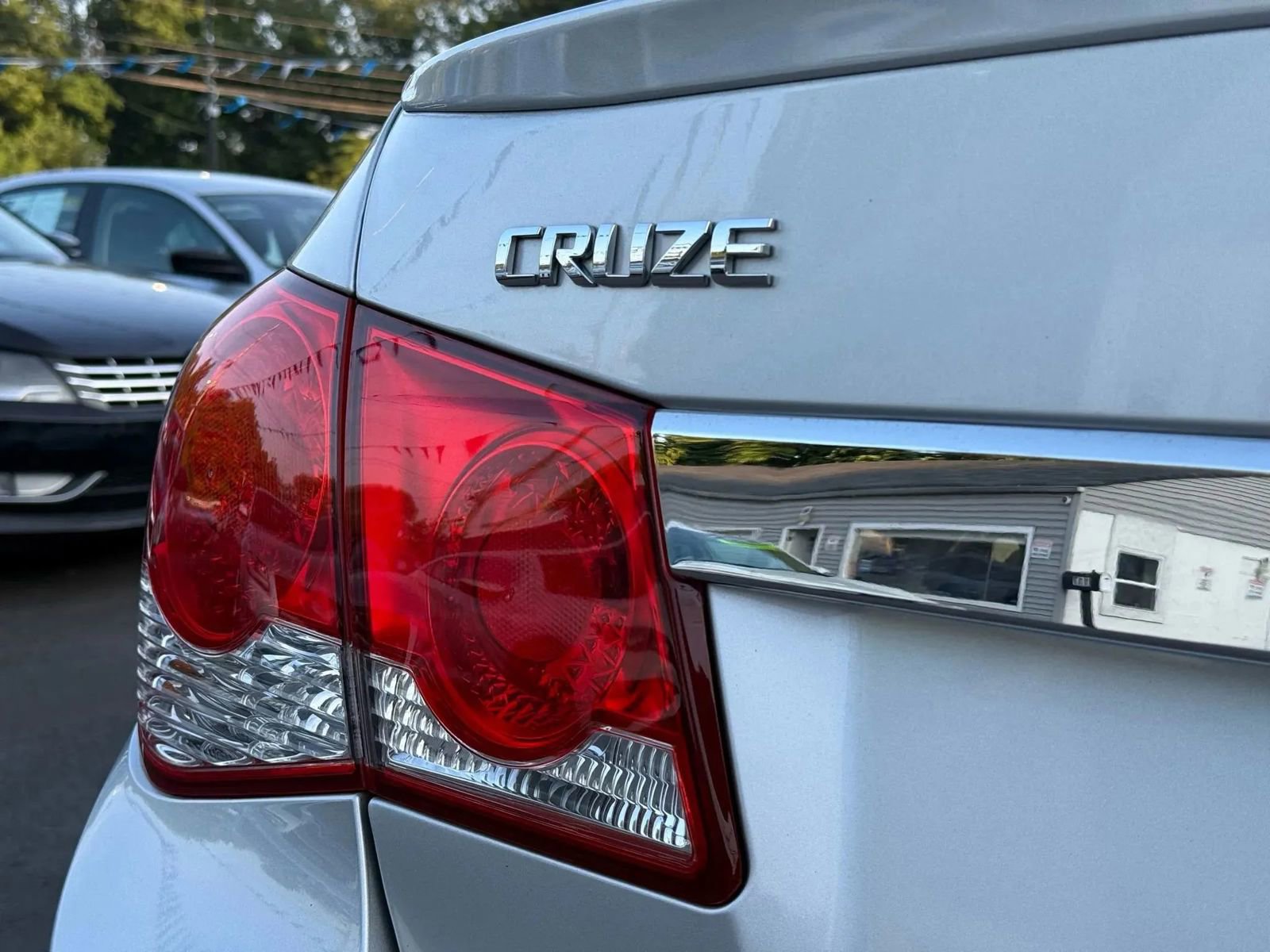 Used 2016 Chevrolet Cruze LT w/ Sun And Sound Package image 6