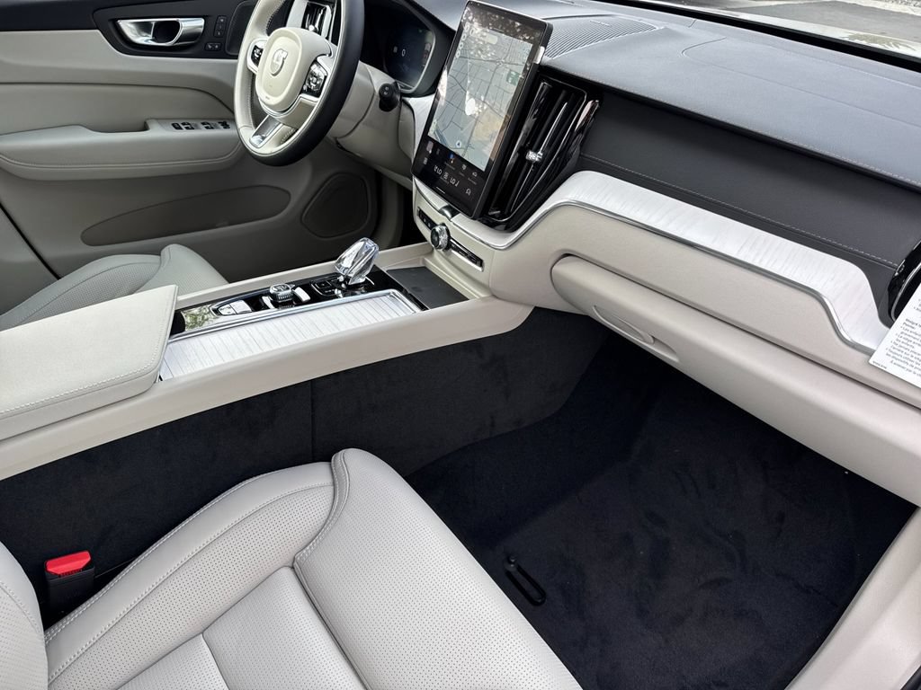 New 2026 Volvo XC60 B5 Ultra w/ Protection Package Premier AWD/4WD image 15