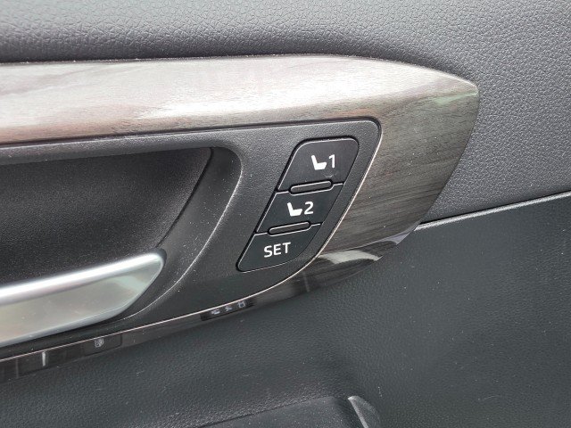 Used 2023 Toyota Highlander Platinum AWD/4WD image 34