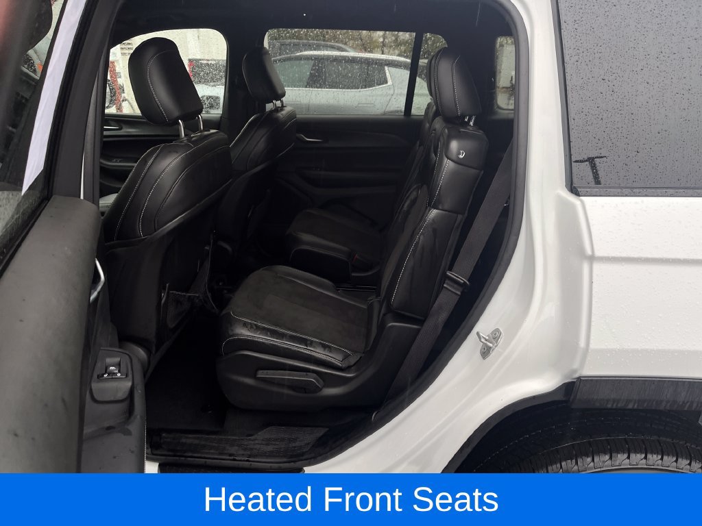 Used 2023 Jeep Grand Cherokee L Laredo AWD/4WD image 31