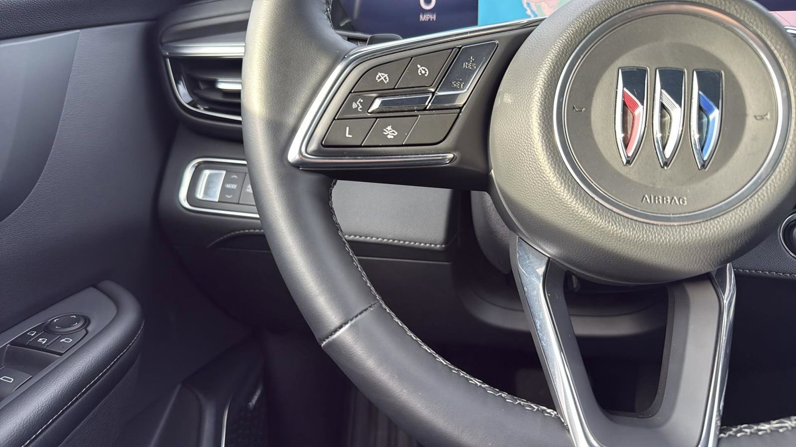 Used 2025 Buick Enclave Preferred image 17