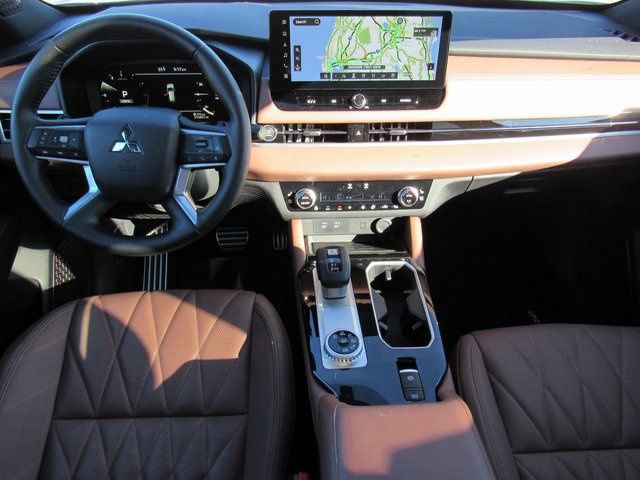 Used 2025 Mitsubishi Outlander SEL AWD/4WD image 12