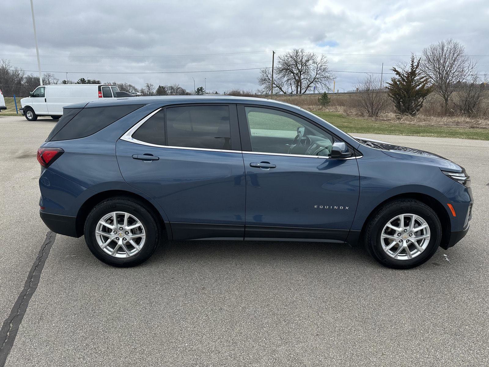 Used 2024 Chevrolet Equinox LT w/ LPO, Floor Liner Package FWD image 10