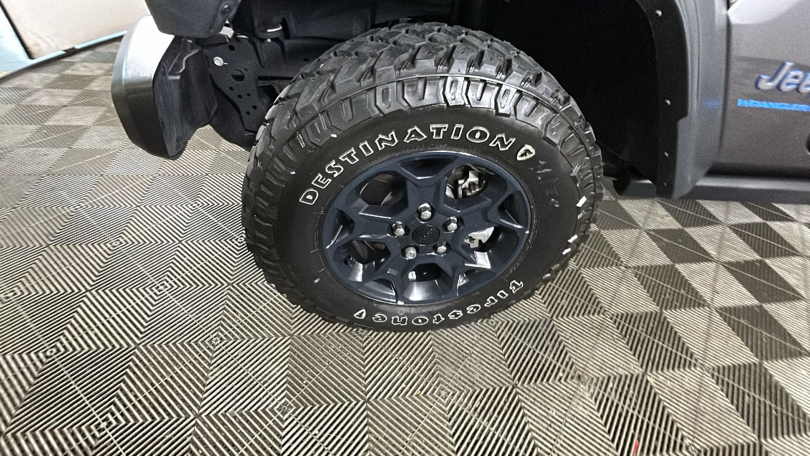 Used 2023 Jeep Wrangler Unlimited w/ Convenience Group AWD/4WD image 10