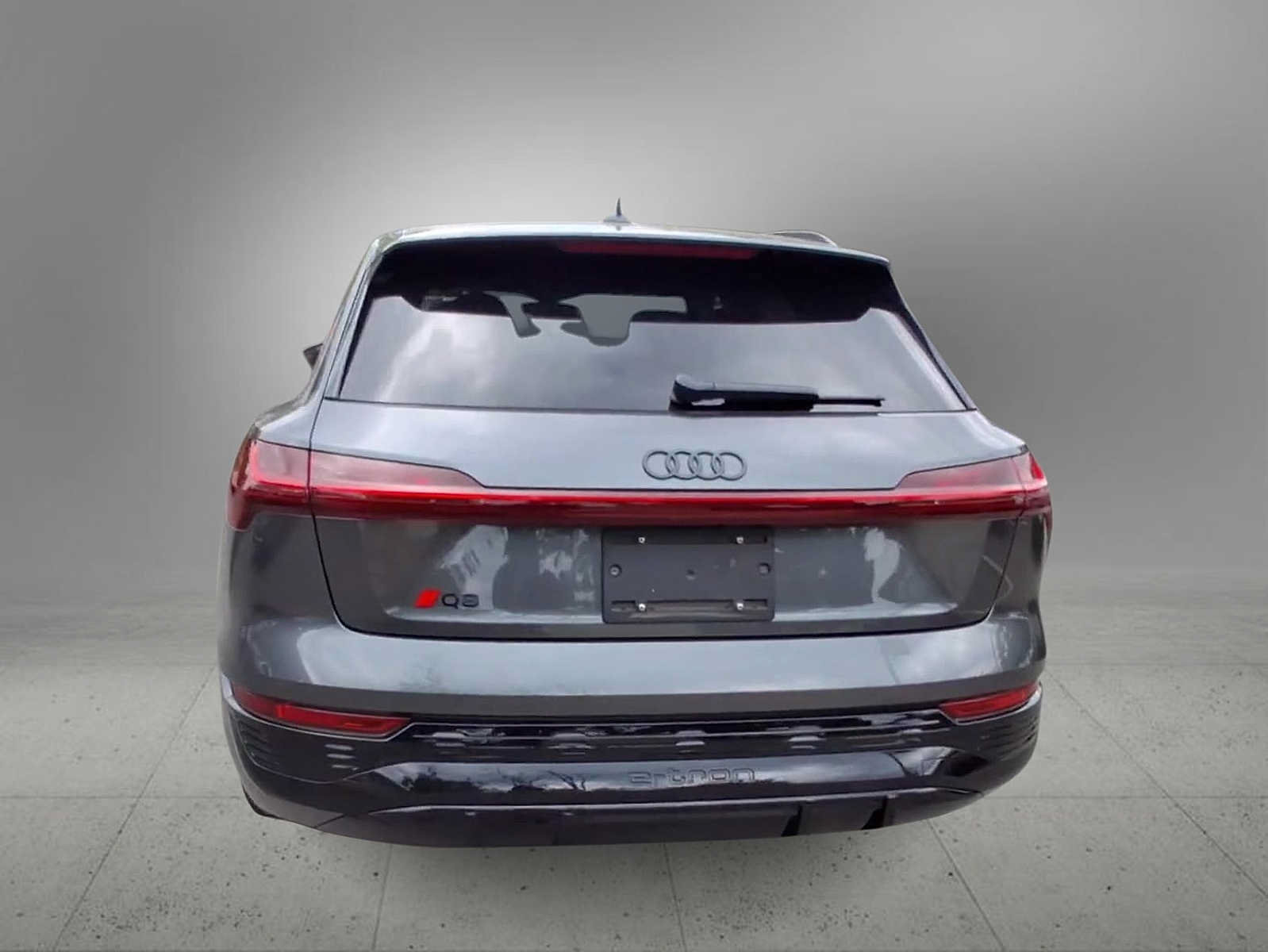 Used 2024 Audi Q8 e-tron Prestige AWD/4WD image 7