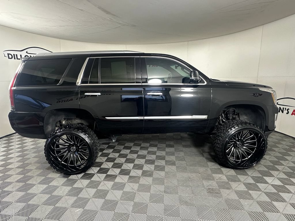 Used 2020 Cadillac Escalade Luxury AWD/4WD image 10