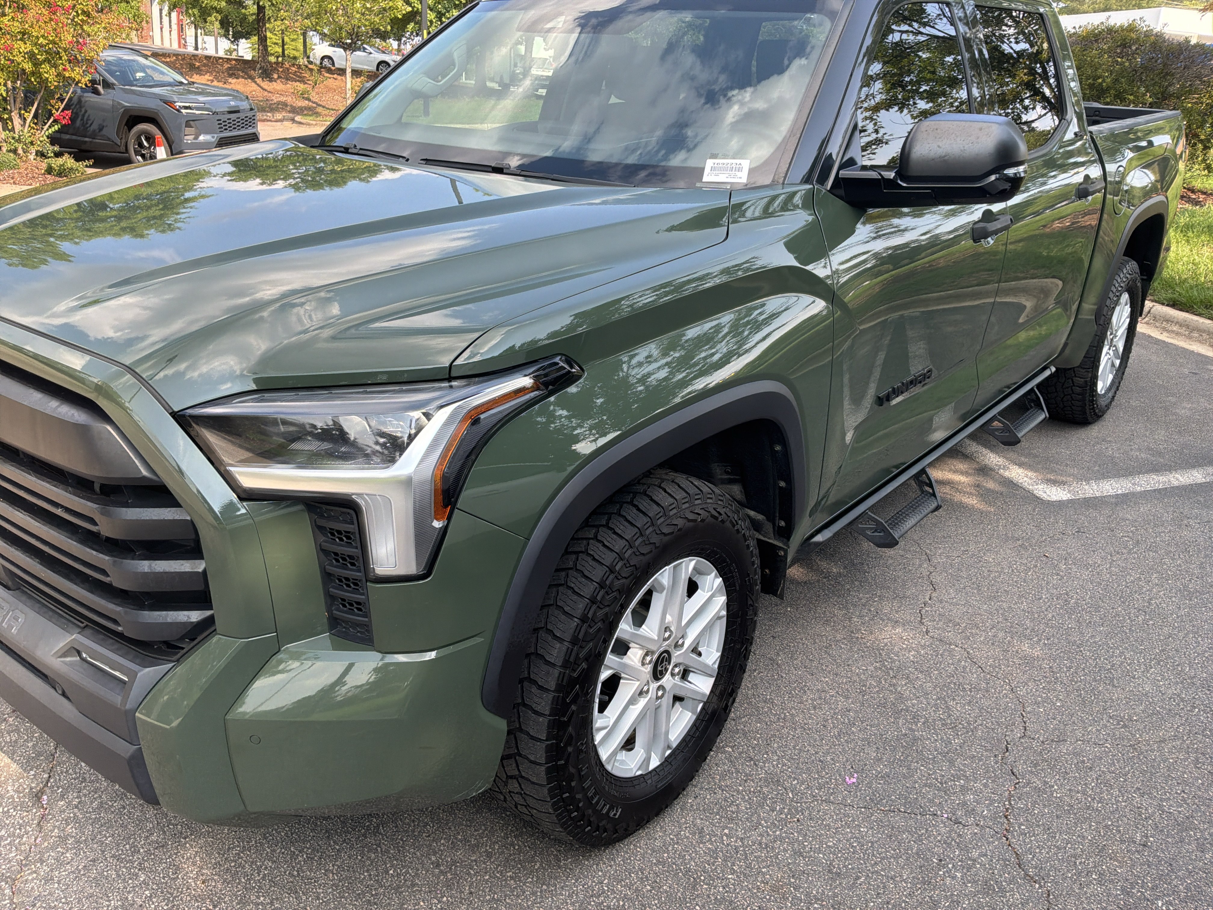 Used 2022 Toyota Tundra SR5 w/ SR5 Convenience Package AWD/4WD image 5