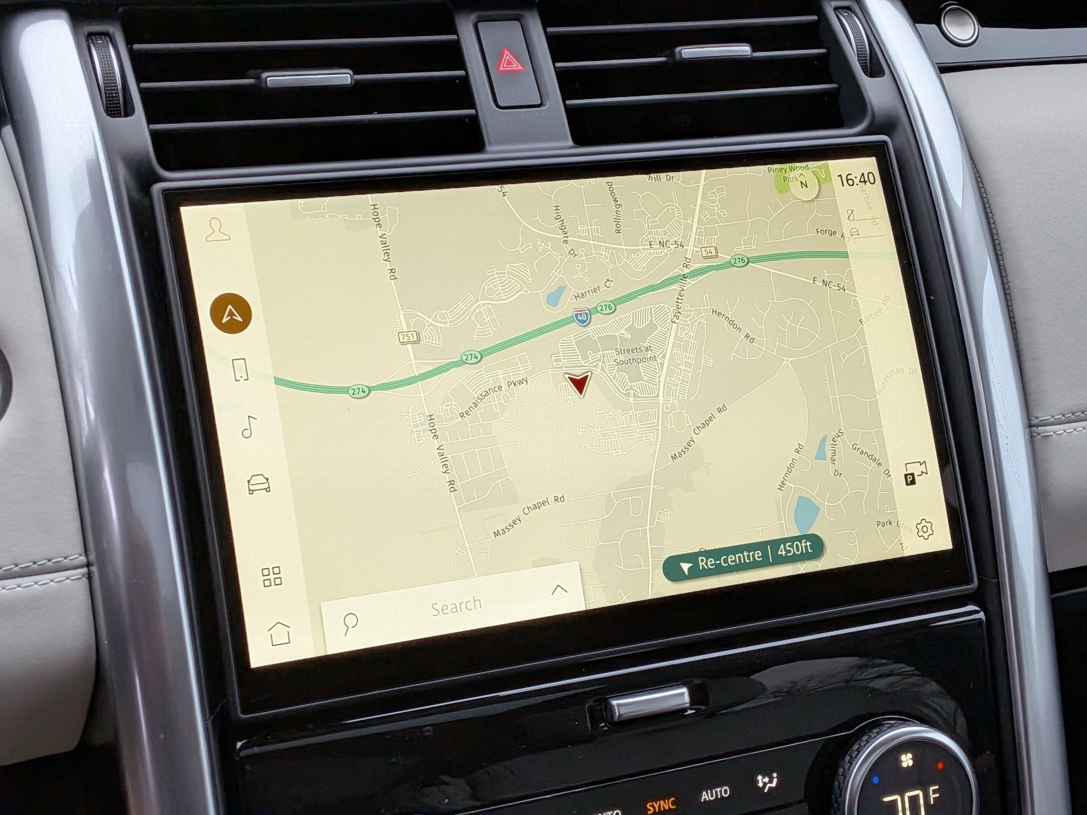 Used 2024 Land Rover Discovery S image 21