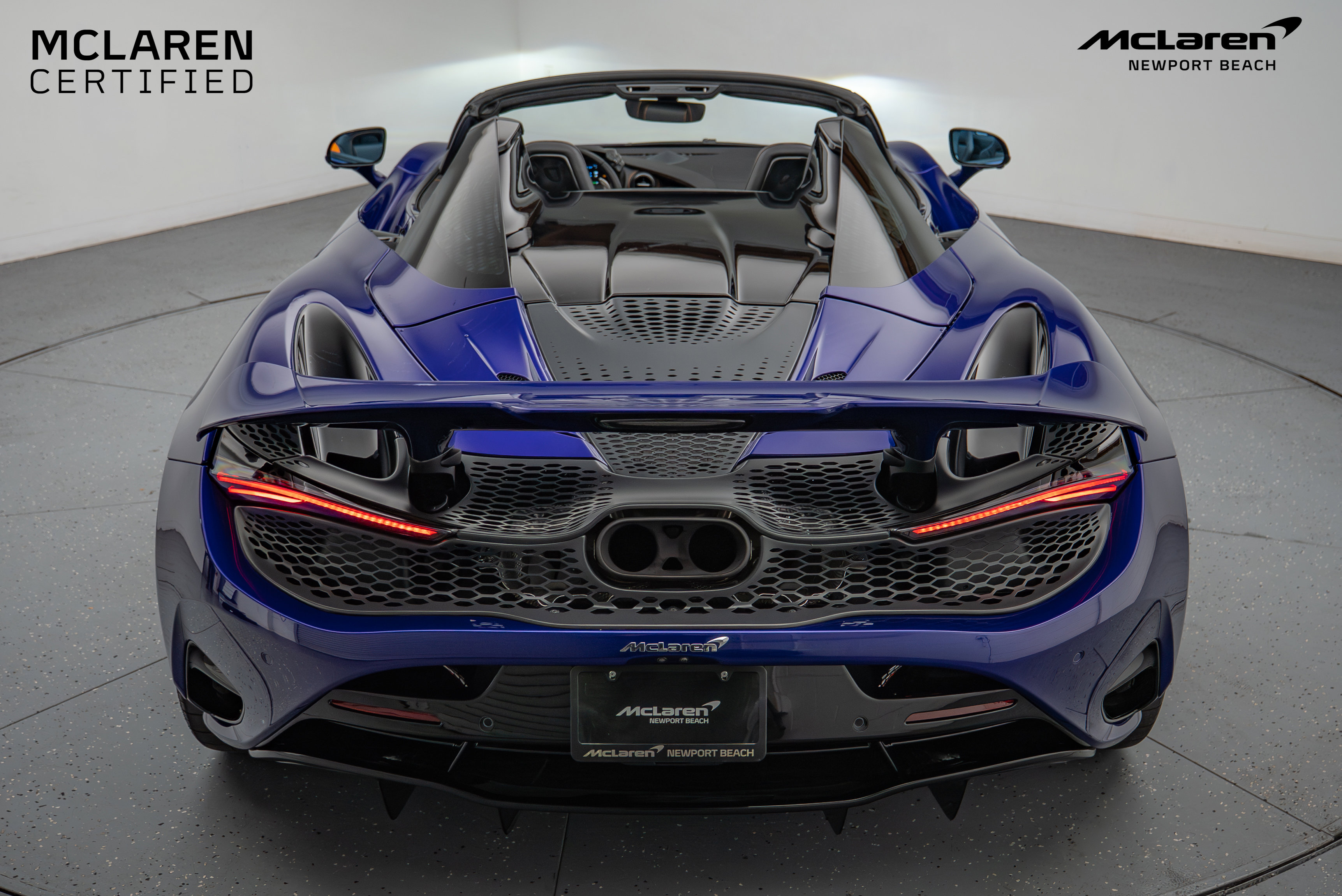 Used 2025 McLaren 750S Spider RWD image 34