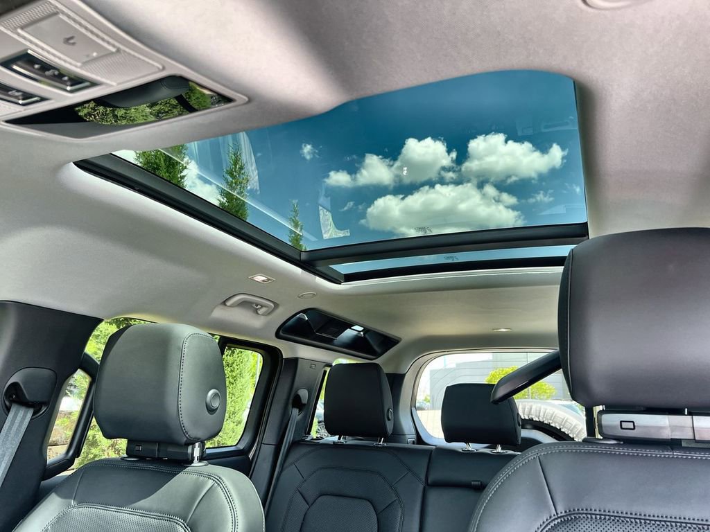 Certified 2025 Land Rover Defender 110 S image 19