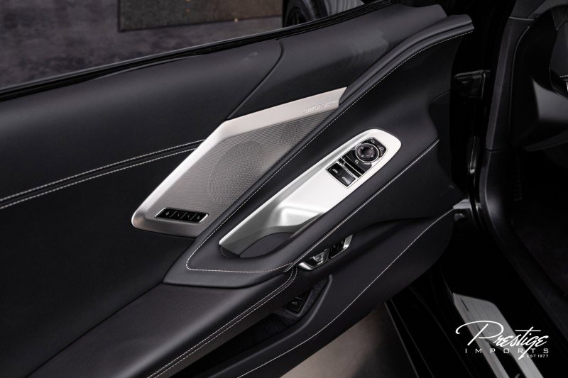 Used 2025 Chevrolet Corvette Stingray Preferred Cpe w/ 2LT image 32