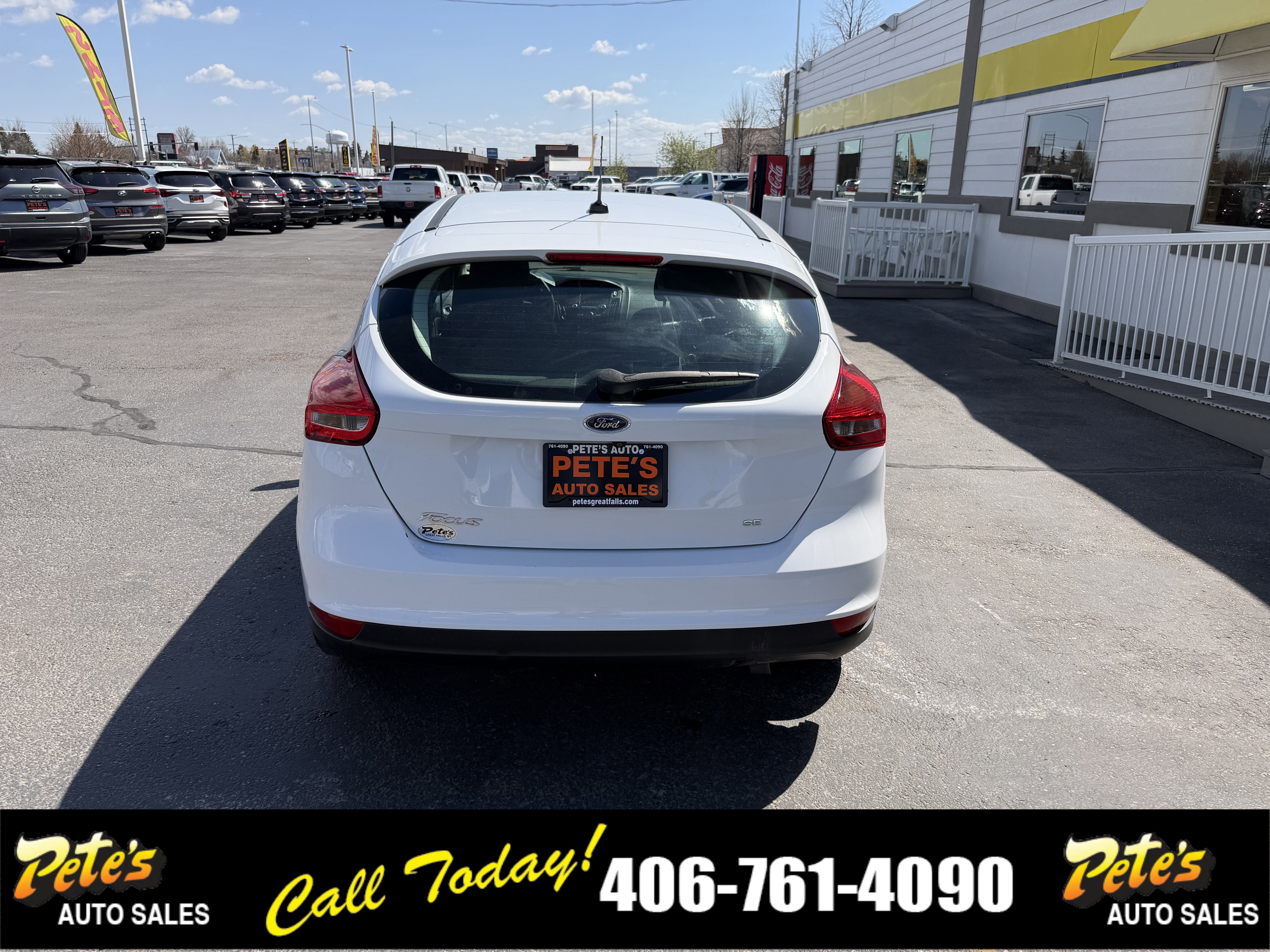 Used 2017 Ford Focus SE FWD image 3