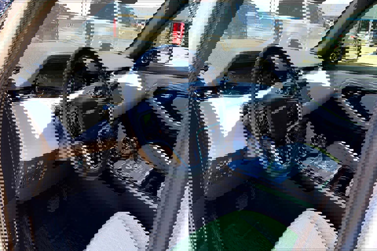 Used 2022 Land Rover Range Rover Evoque S image 18