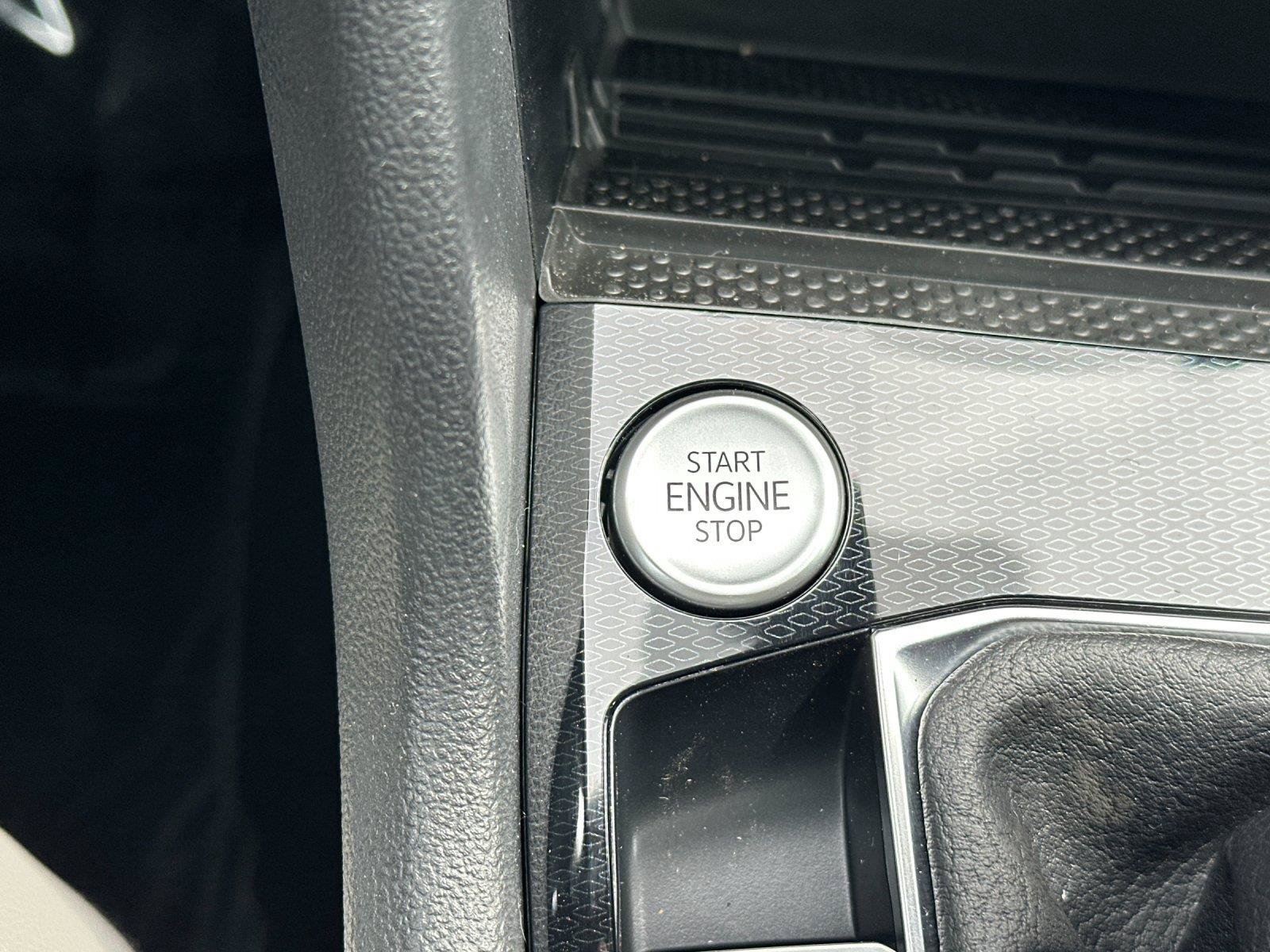 New 2026 Volkswagen Taos SE AWD/4WD image 21
