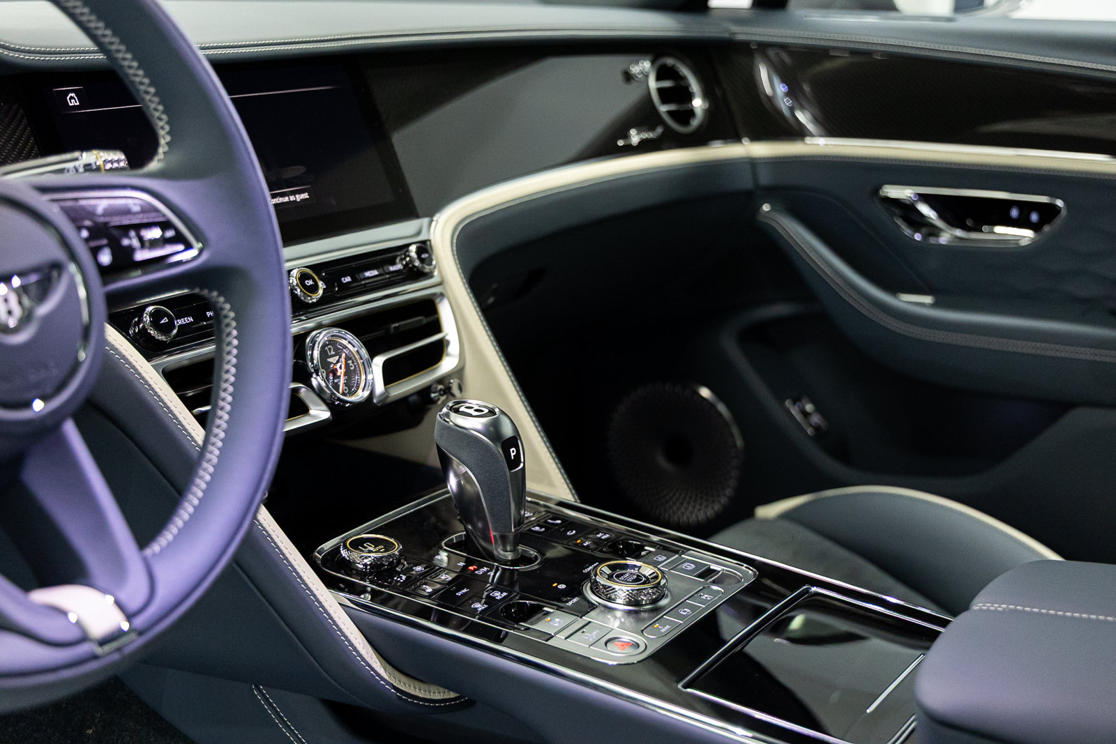 New 2026 Bentley Flying Spur Plug-In Hybrid AWD/4WD image 34