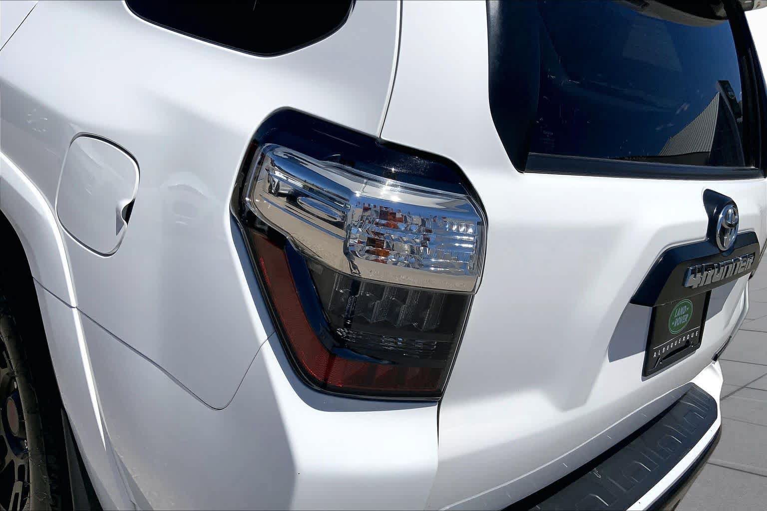Used 2019 Toyota 4Runner SR5 AWD/4WD image 28