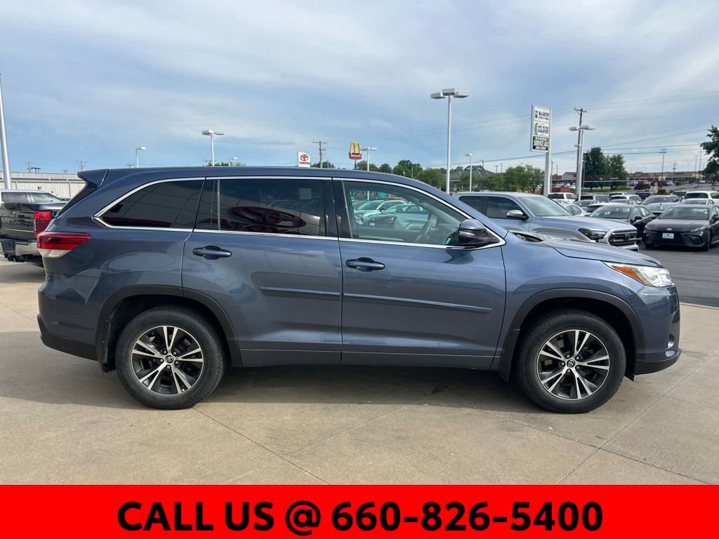 Used 2018 Toyota Highlander LE w/ Protection Package #3 AWD/4WD image 5