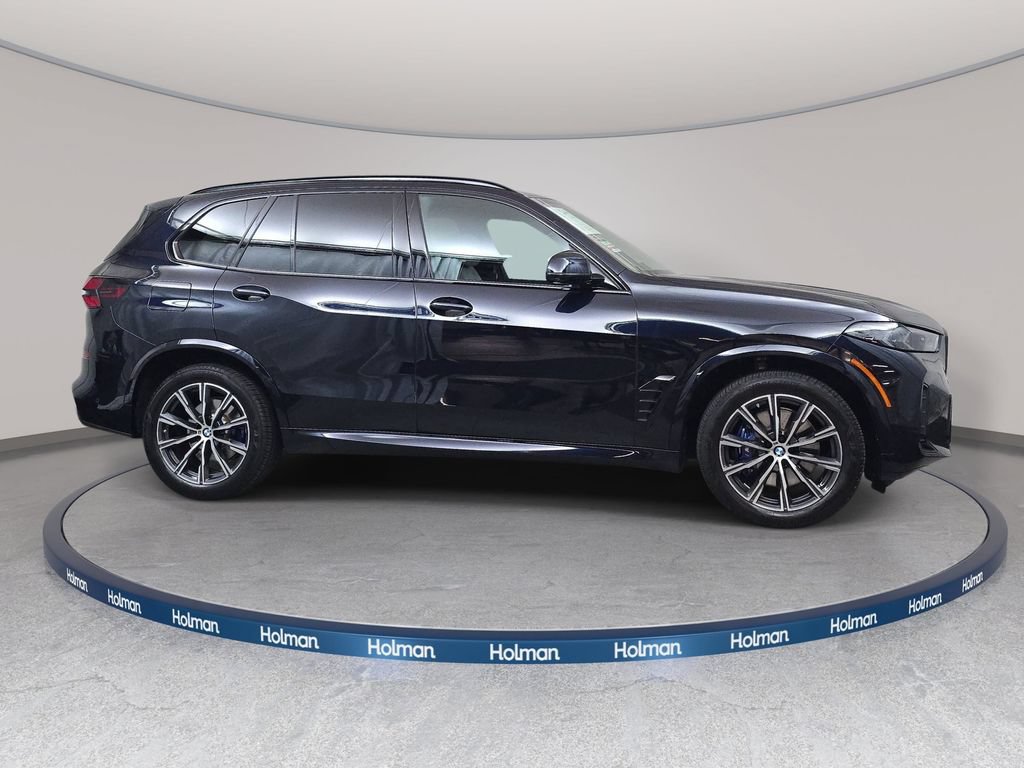 Used 2025 BMW X5 xDrive40i w/ M Sport Package AWD/4WD image 4
