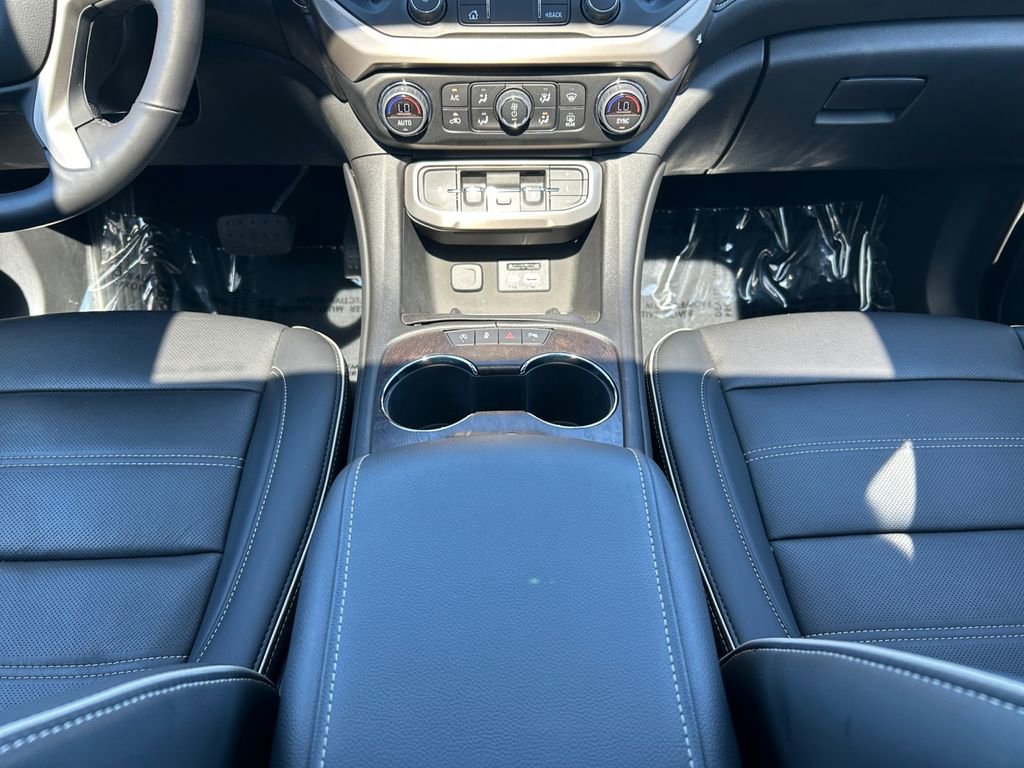 Used 2022 GMC Acadia Denali w/ Denali Ultimate Package AWD/4WD image 13