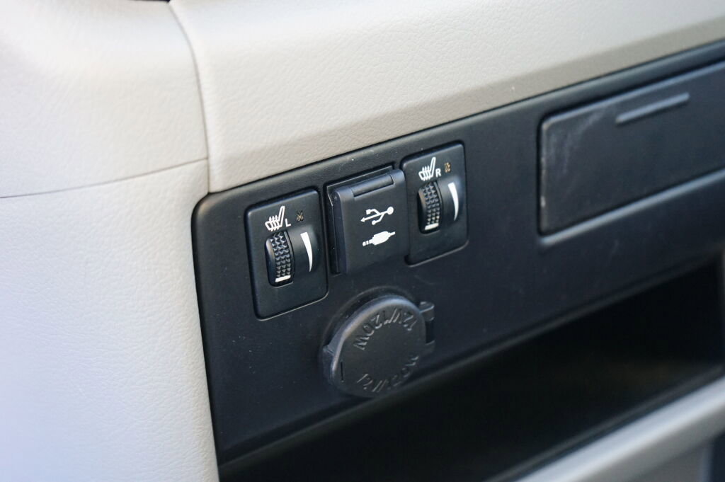 Used 2020 Toyota Sienna XLE w/ XLE Navigation Package image 29