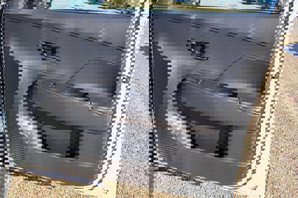 New 2026 Hyundai Kona SE image 12