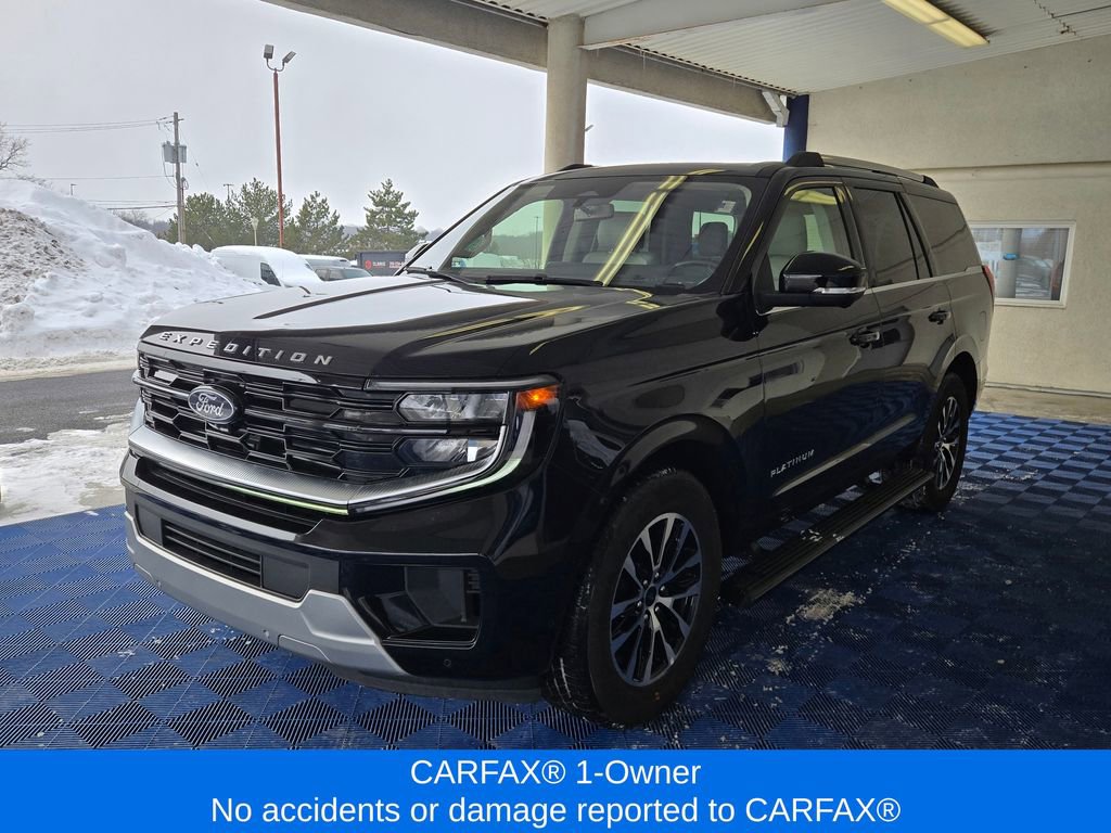 Used 2025 Ford Expedition Platinum image 3