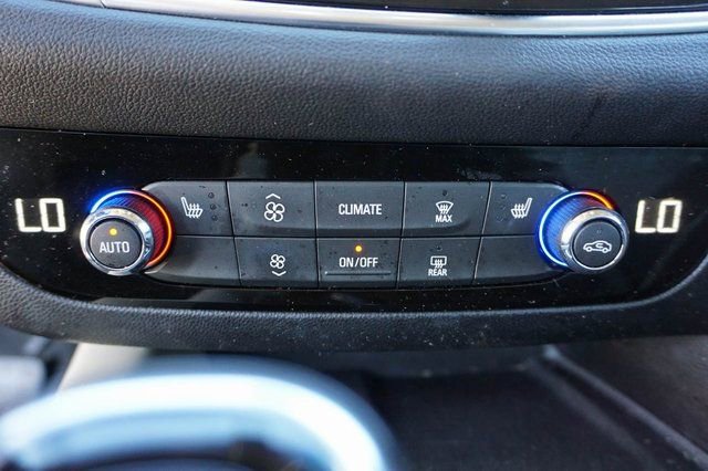 Used 2019 Buick Enclave Essence image 22