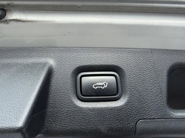 Used 2023 Hyundai Santa Fe Limited w/ Cargo Package image 6