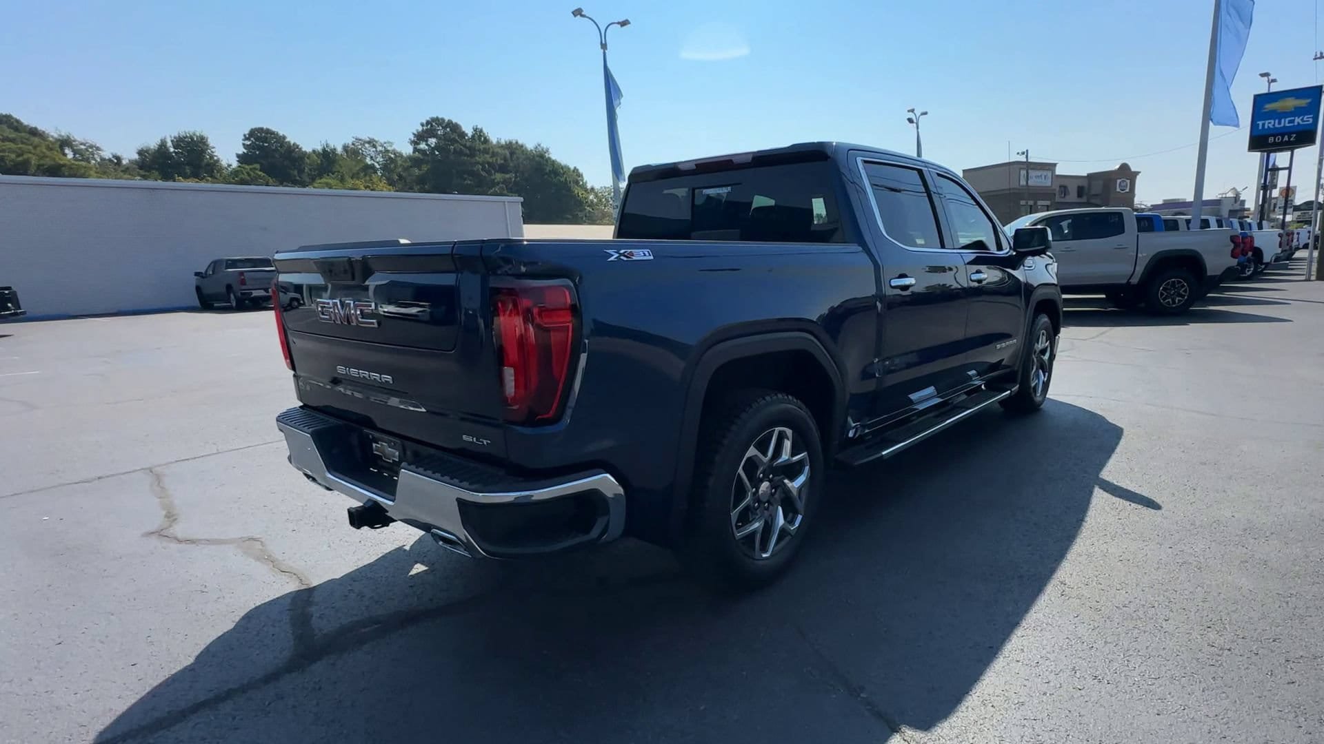 Certified 2023 GMC Sierra 1500 SLT w/ SLT Premium Package AWD/4WD image 8