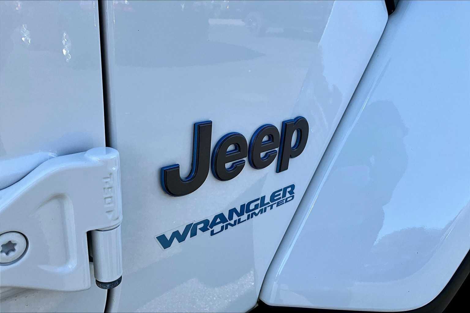 Used 2022 Jeep Wrangler Unlimited Rubicon 4xe w/ Cold Weather Group image 31