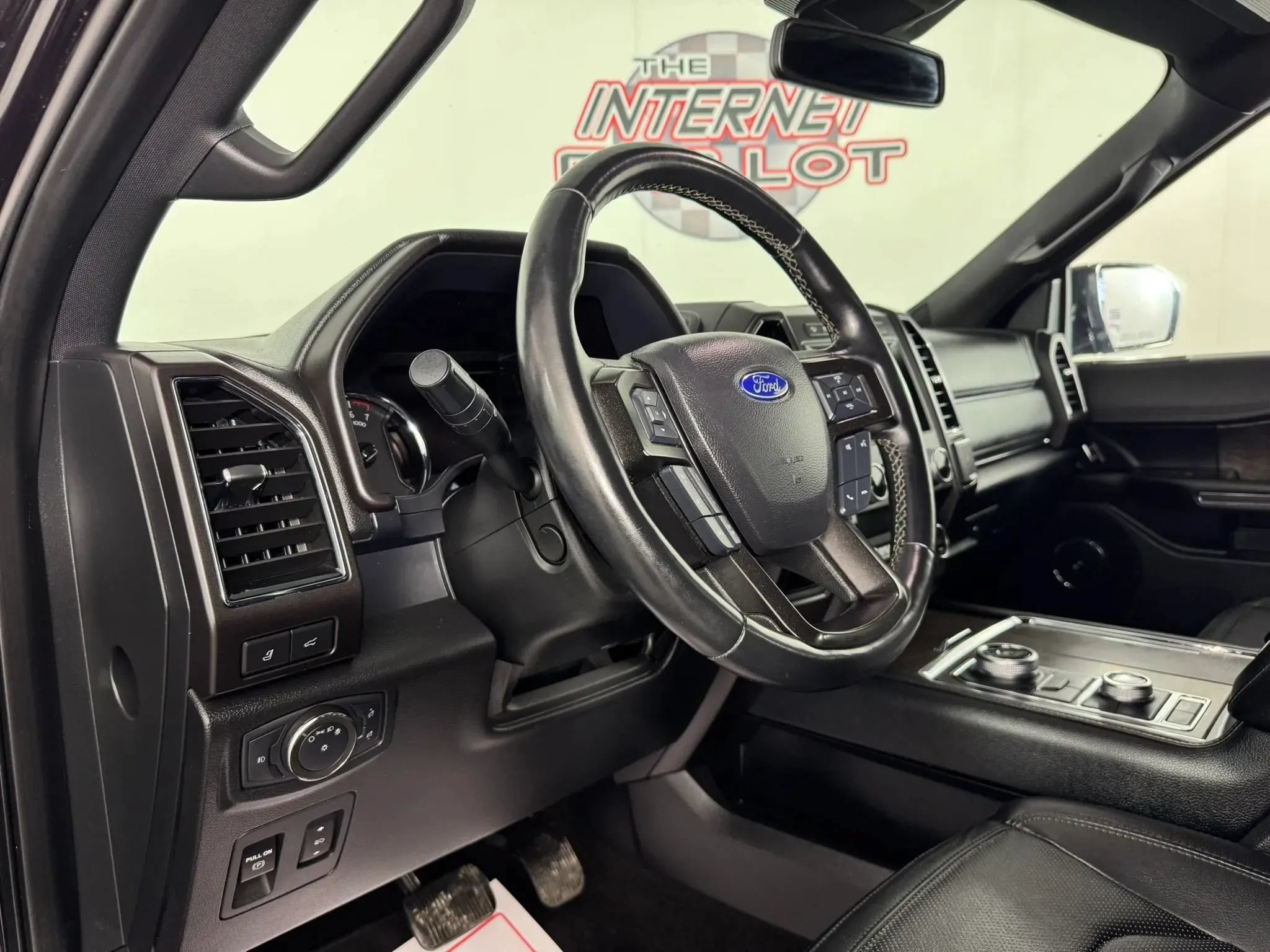 Used 2020 Ford Expedition Limited w/ Equipment Group 301A AWD/4WD image 10