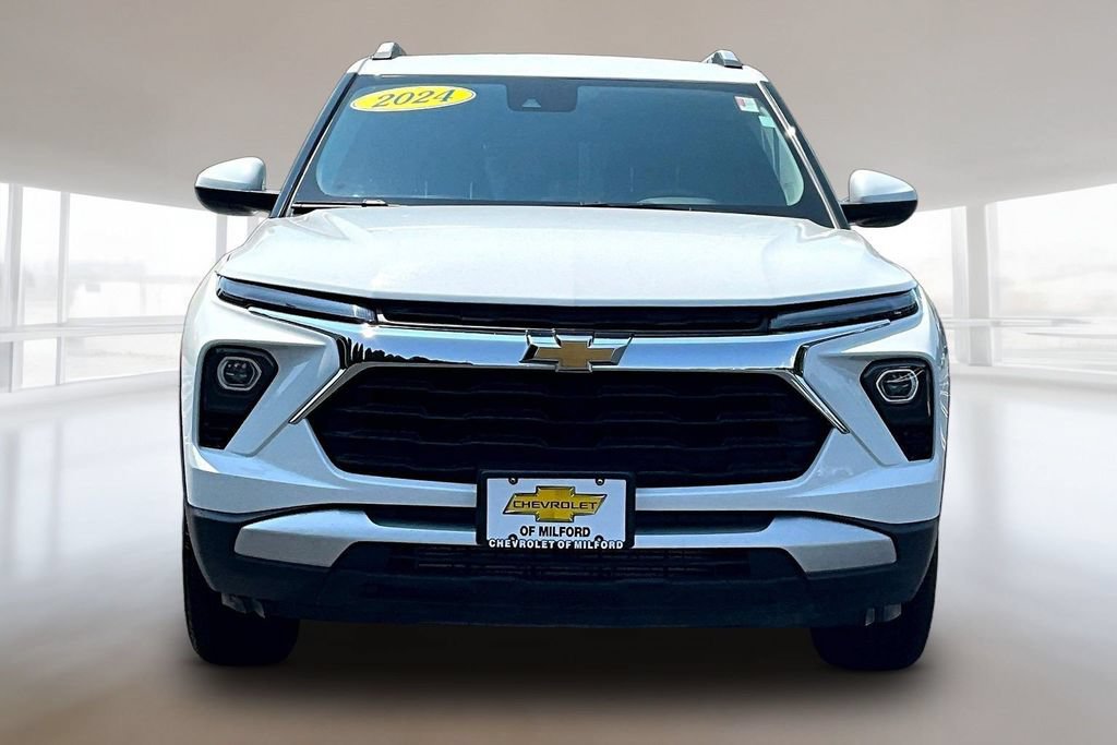 Used 2024 Chevrolet TrailBlazer LT AWD/4WD image 2