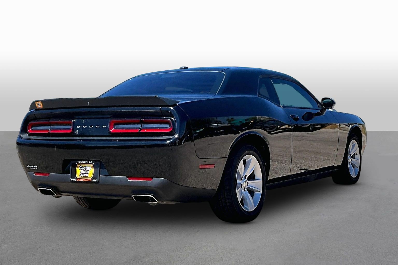 Used 2023 Dodge Challenger SXT RWD image 2