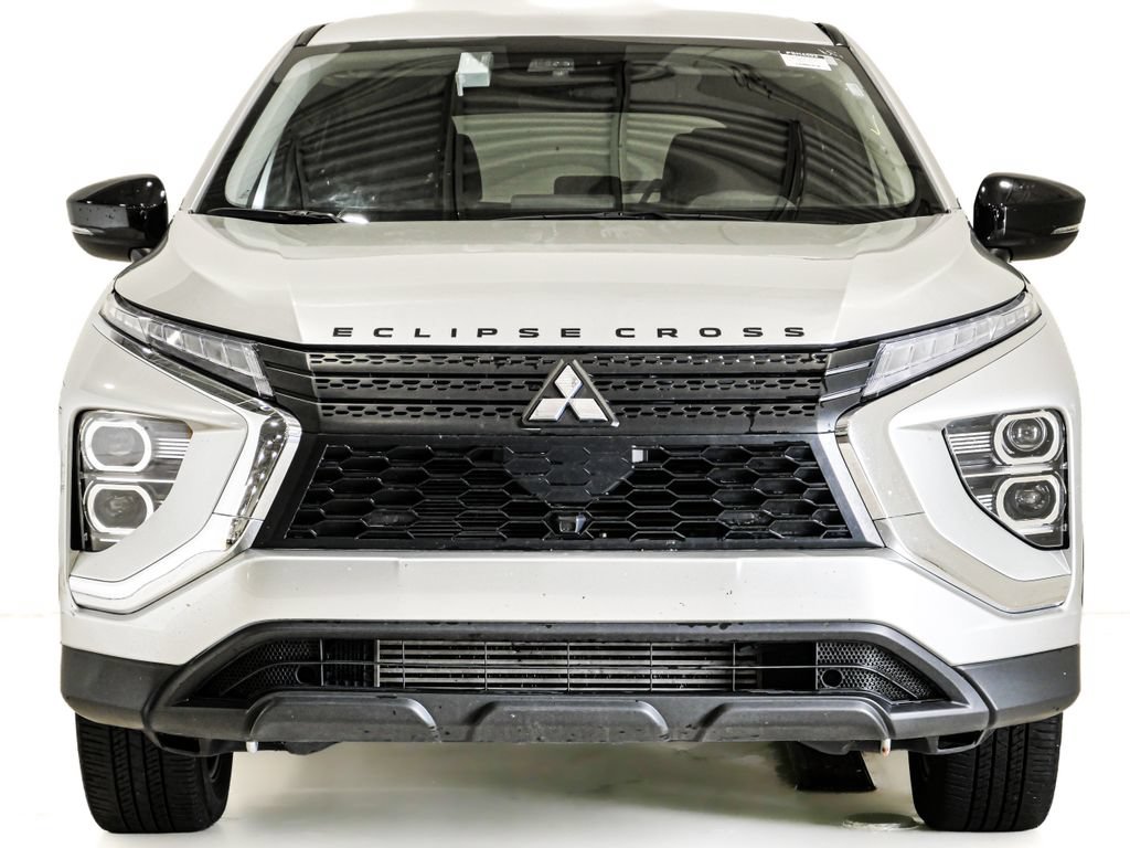 Used 2024 Mitsubishi Eclipse Cross LE AWD/4WD image 2