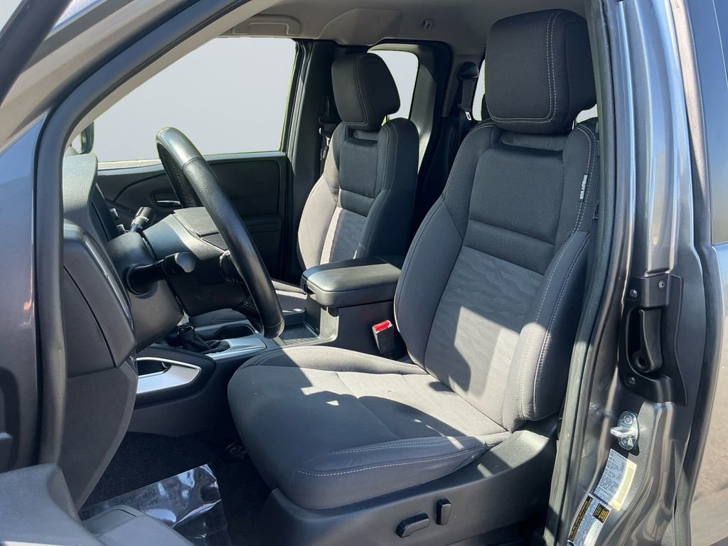 Used 2022 Nissan Frontier SV image 10