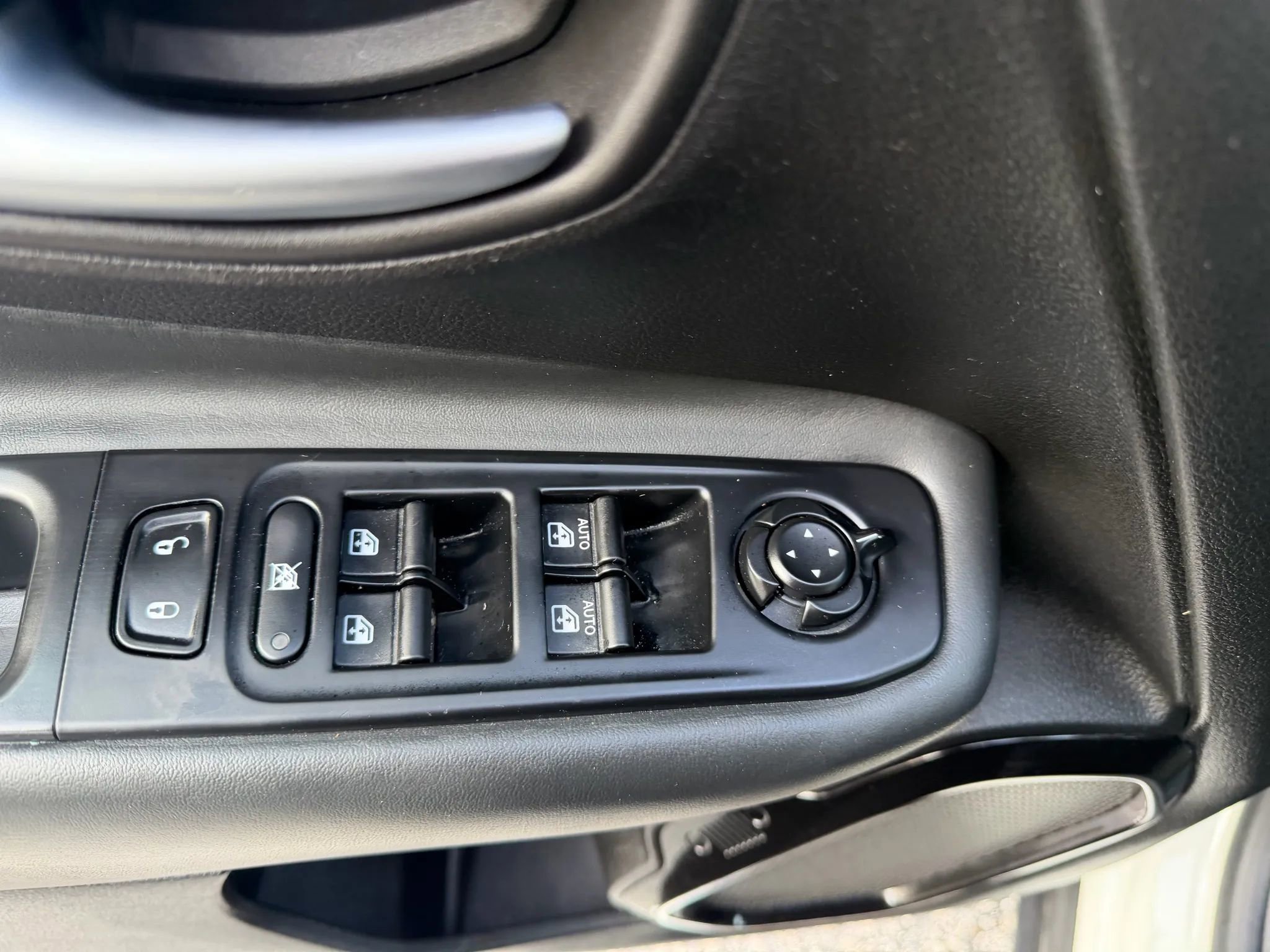 Used 2019 Jeep Renegade Altitude w/ Quick Order Package 2XM image 23