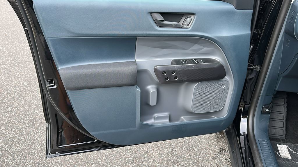 Used 2025 Ford Maverick XL image 14