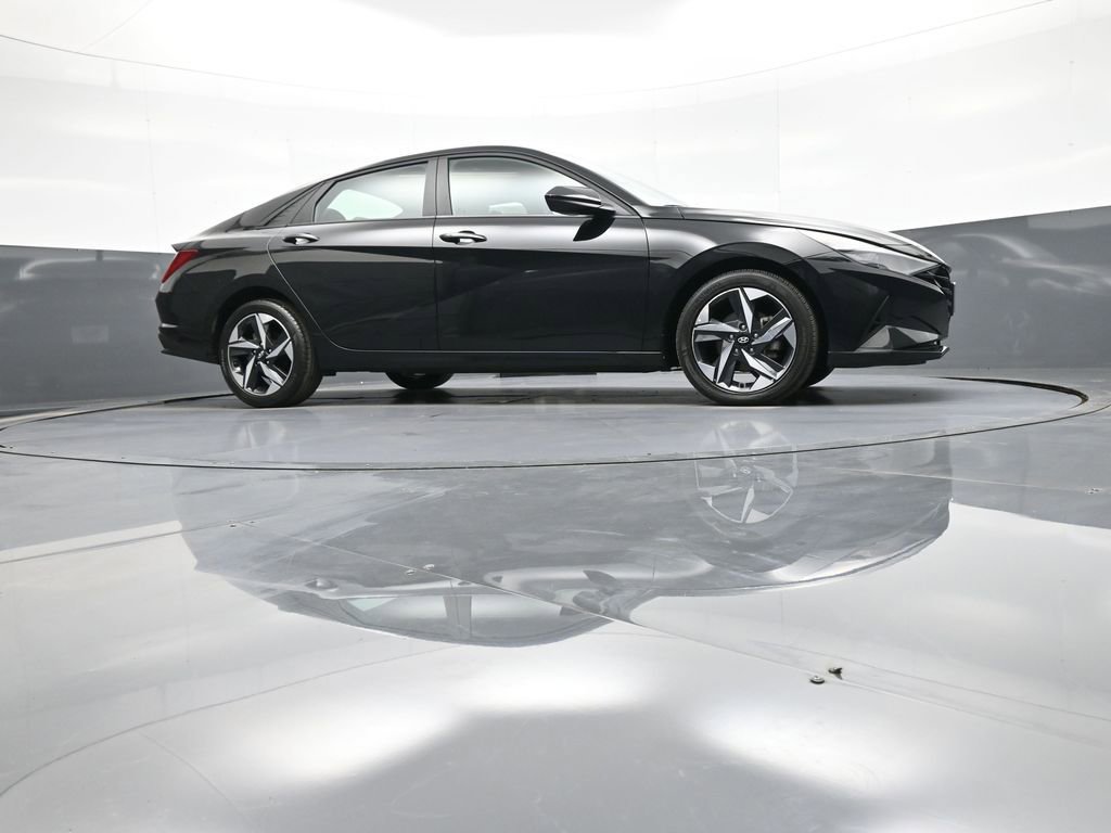 Used 2023 Hyundai Elantra SEL w/ Convenience Package FWD image 31