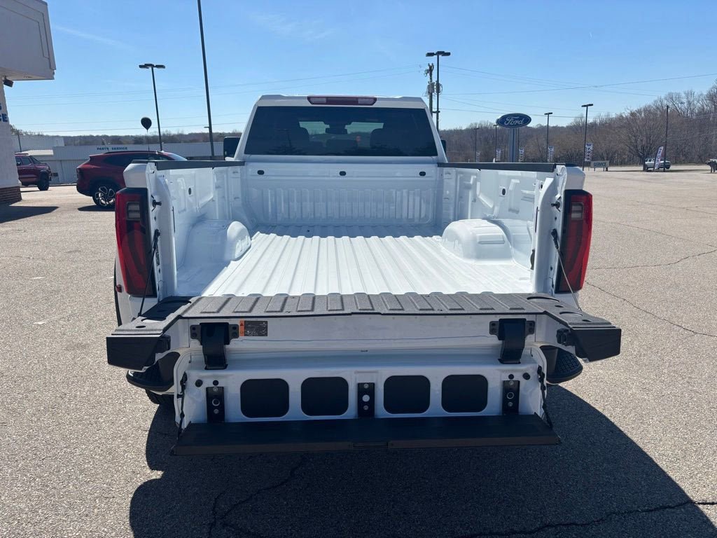 New 2026 GMC Sierra 3500 SLT w/ SLT Convenience Package image 9