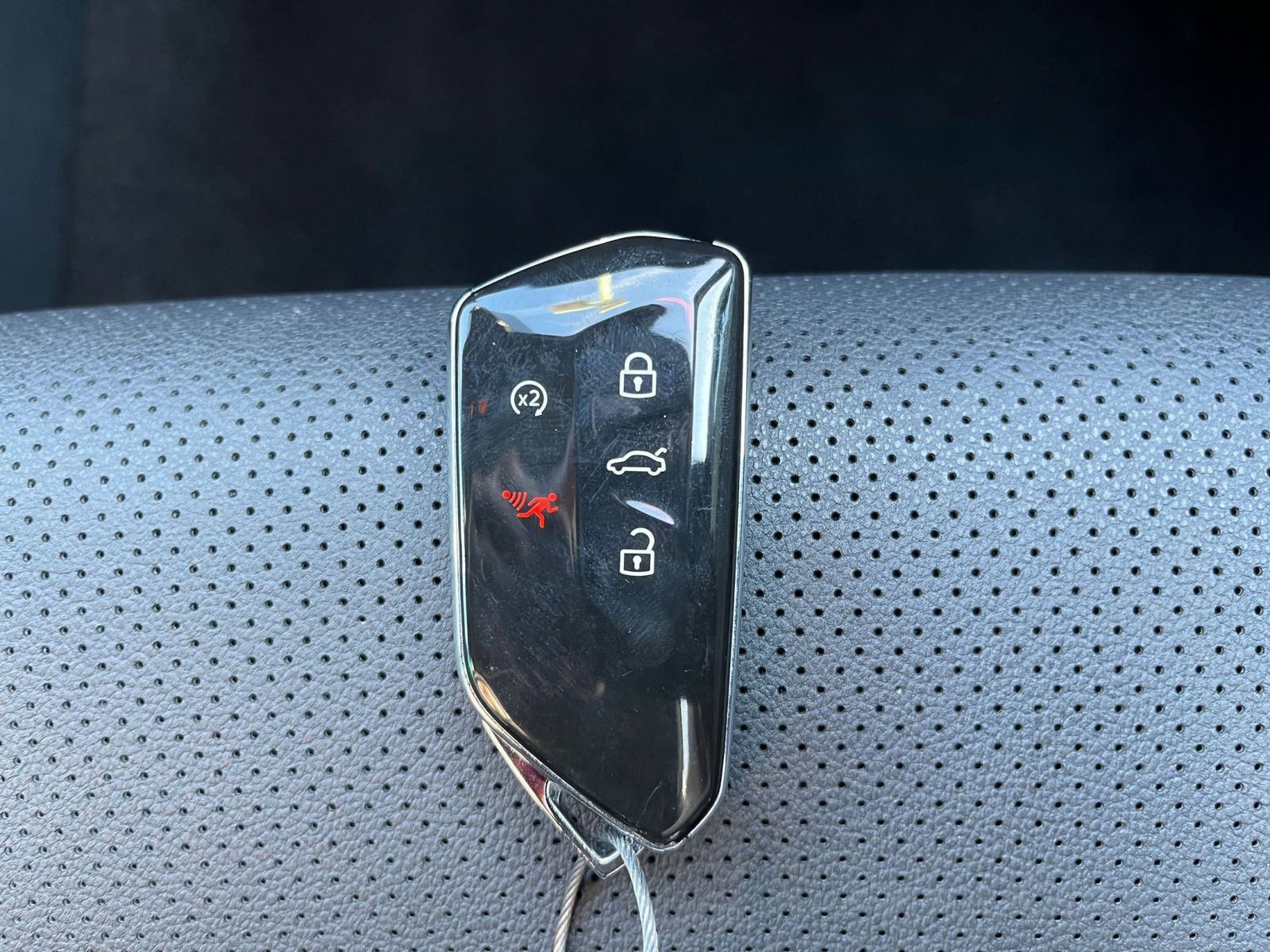 Used 2024 Volkswagen Atlas Cross Sport SE image 23