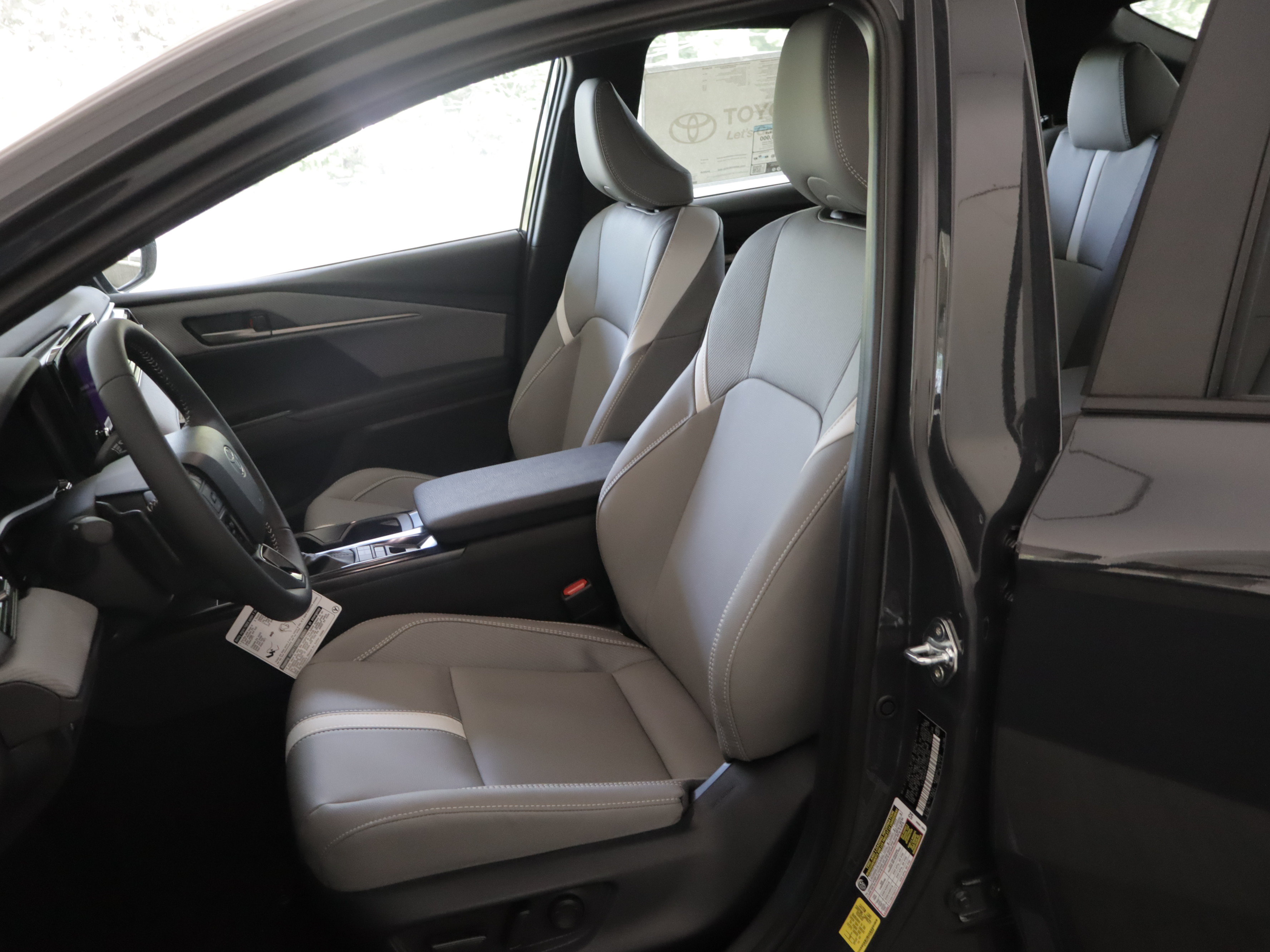 New 2026 Toyota Camry SE FWD image 8