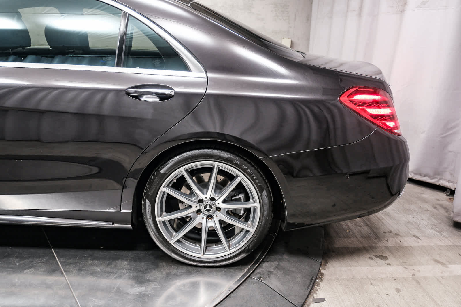 Used 2018 Mercedes-Benz S 560 Sedan image 6
