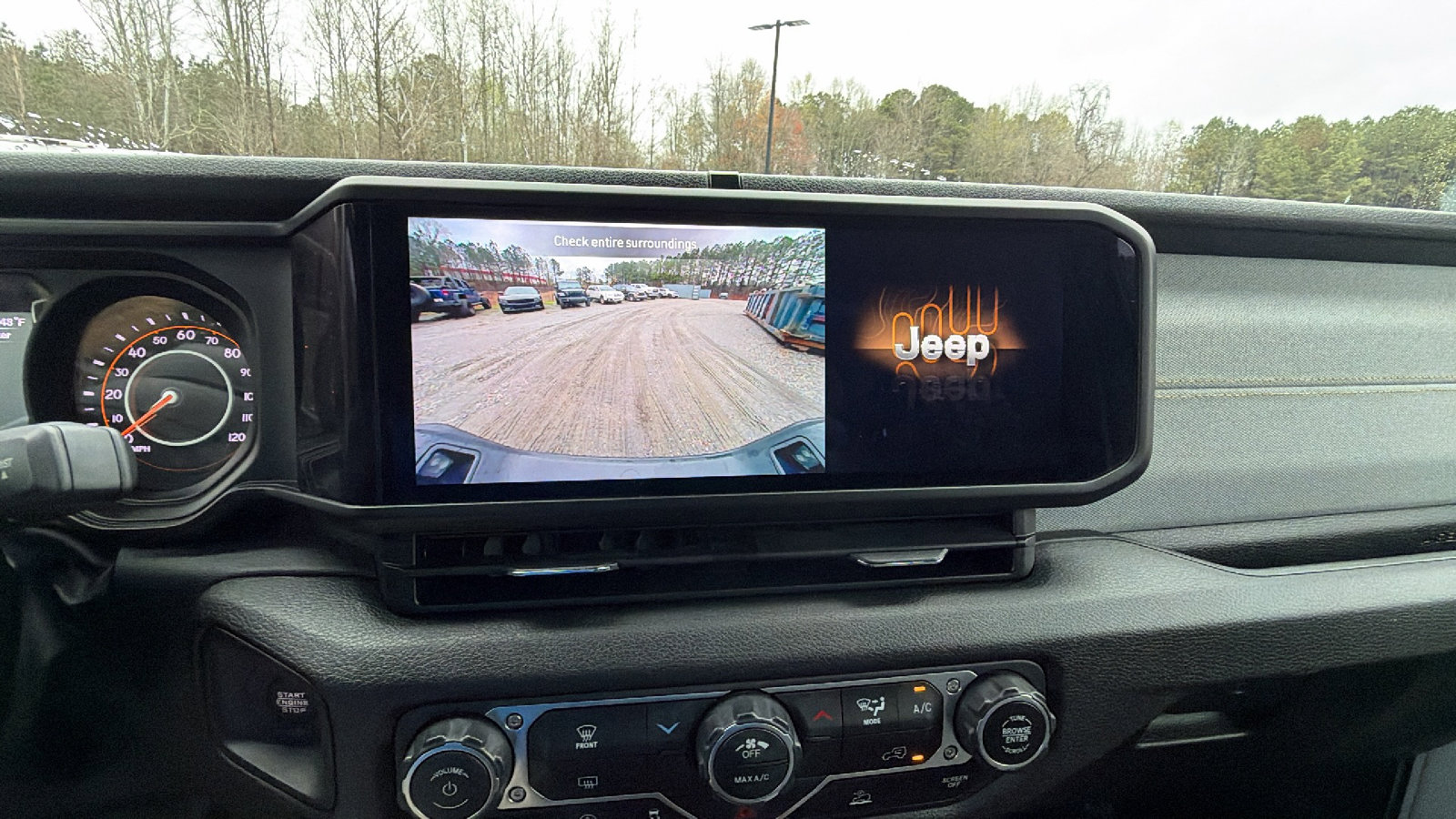 Used 2024 Jeep Gladiator Sport image 33