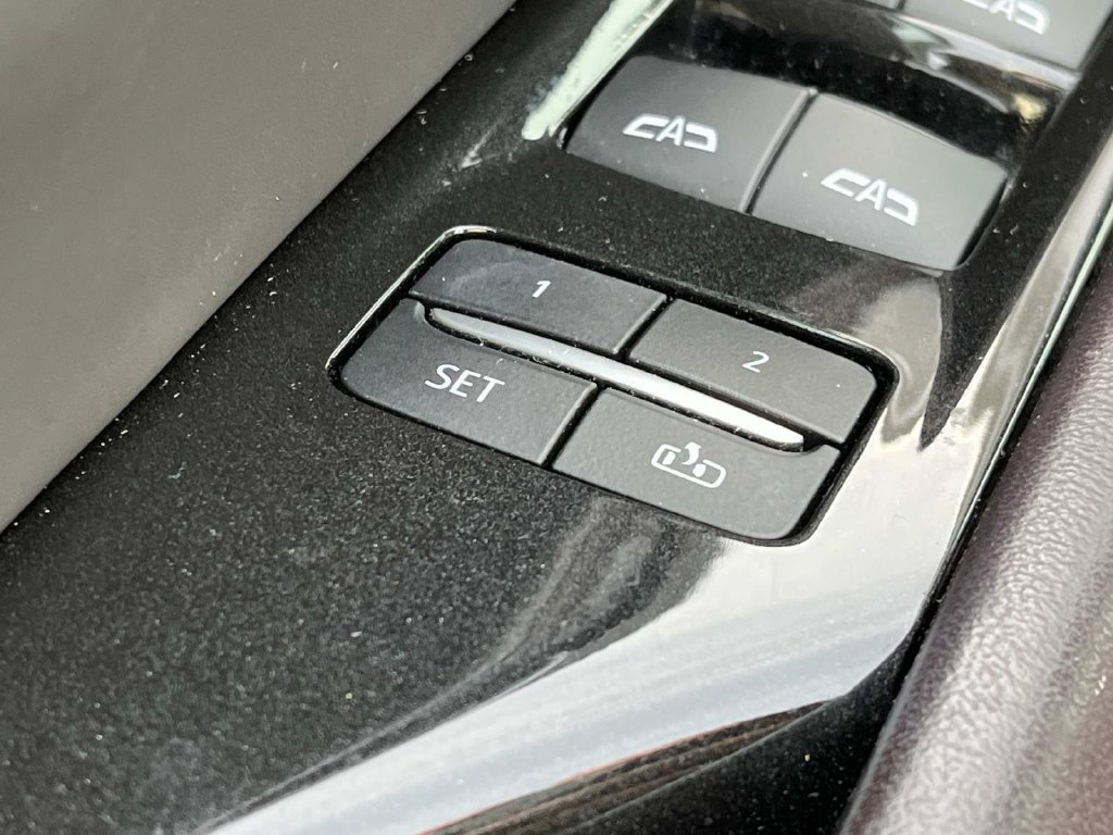 Used 2021 Cadillac Escalade ESV Sport Platinum AWD/4WD image 32
