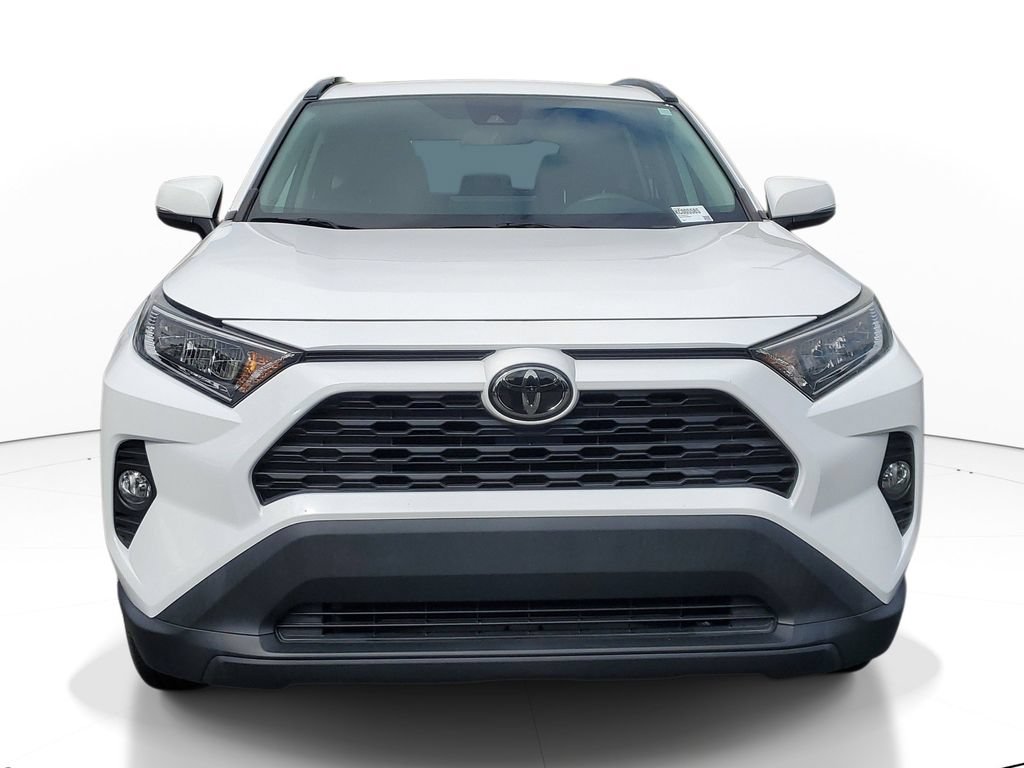 Used 2019 Toyota RAV4 XLE w/ Convenience Package FWD image 2