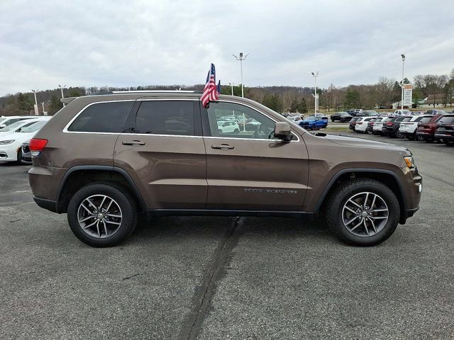 Certified 2018 Jeep Grand Cherokee Laredo image 9