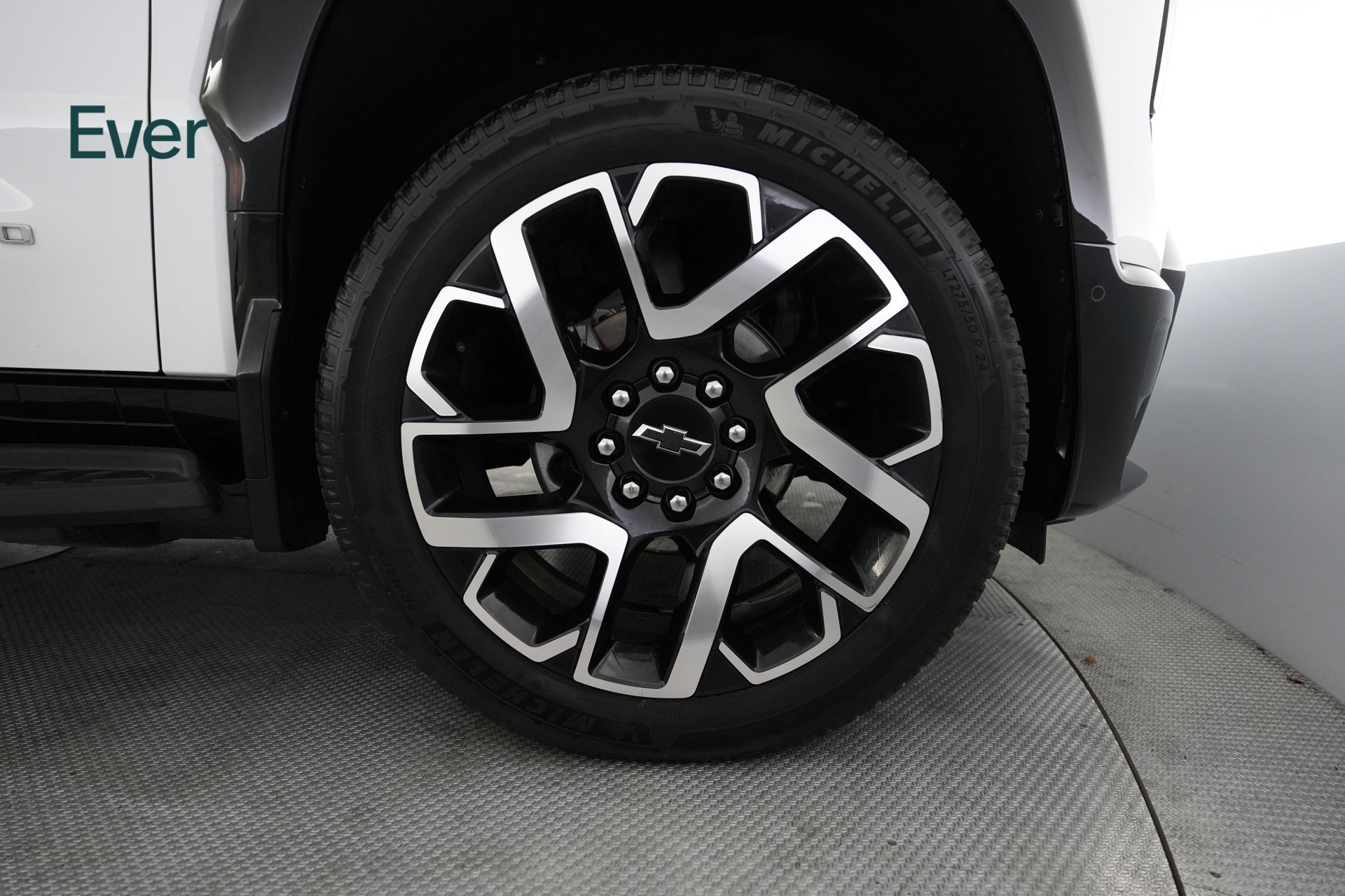 Used 2024 Chevrolet Silverado EV RST AWD/4WD image 14