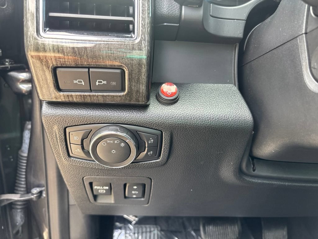 Used 2020 Ford F150 Lariat w/ Equipment Group 502A Luxury AWD/4WD image 26