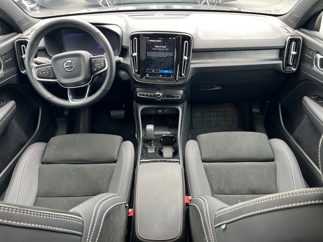 Used 2022 Volvo C40 P8 Recharge Ultimate image 10